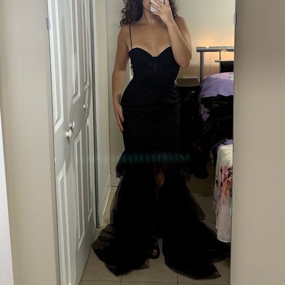 Classy Black Dress - Picture 3 of 4